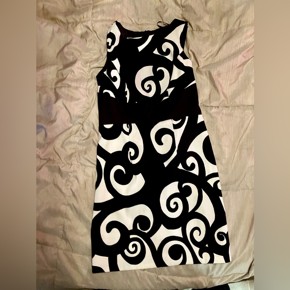 Barely worn Alnx size 6 black and white patterned dress